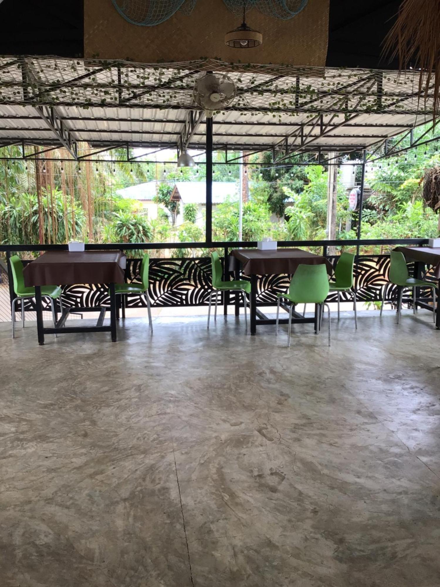 Baan Talay Hostel Koh Mak Exteriör bild